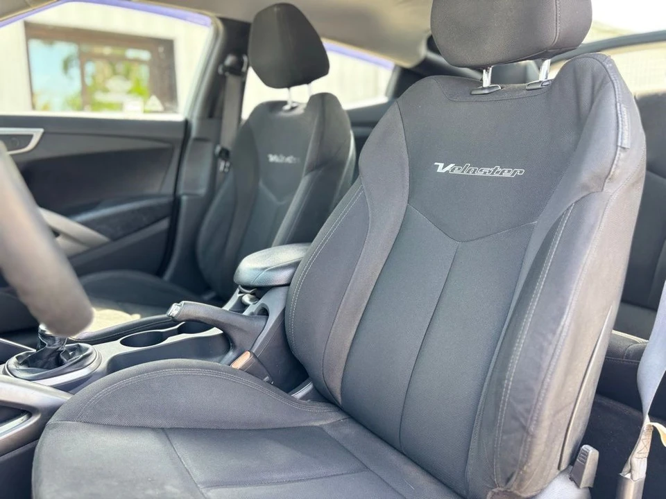 2013 Hyundai Veloster - Image 11 of 21