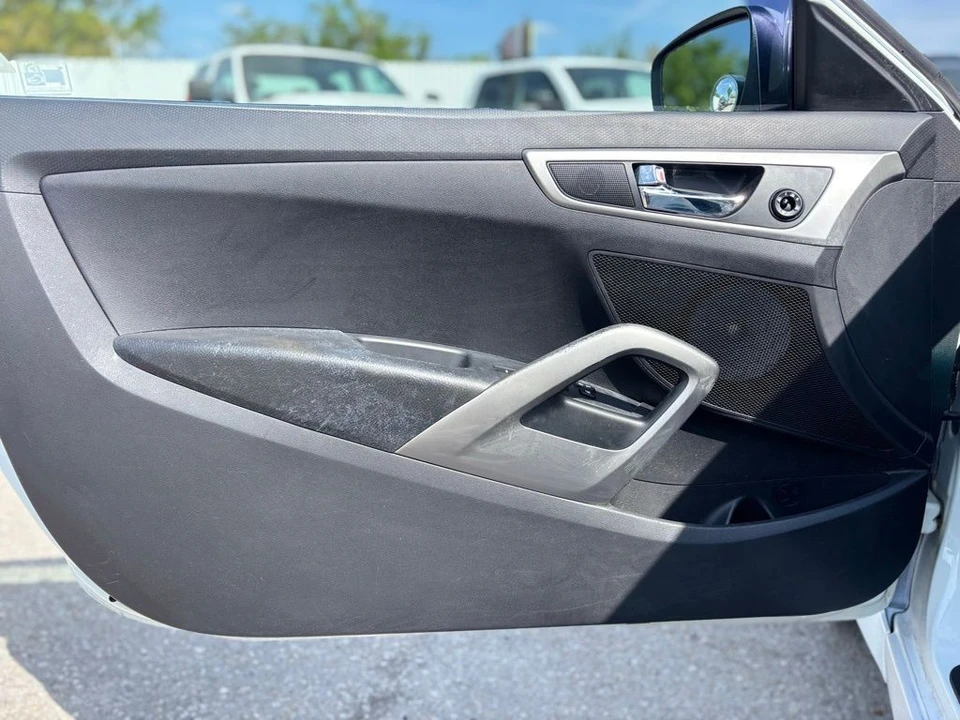 2013 Hyundai Veloster - Image 9 of 21