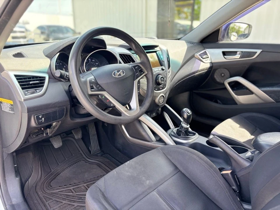 2013 Hyundai Veloster - Image 10 of 21