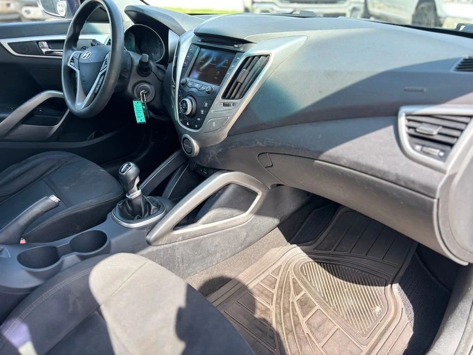 2013 Hyundai Veloster - Image 13 of 21