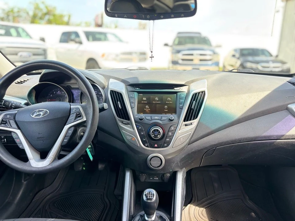 2013 Hyundai Veloster - Image 20 of 21