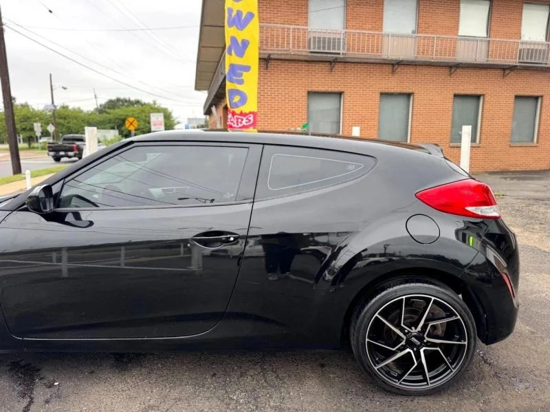 2013 Hyundai Veloster - Image 8 of 12