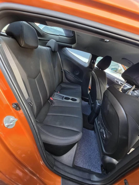 2013 Hyundai Veloster - Image 10 of 11
