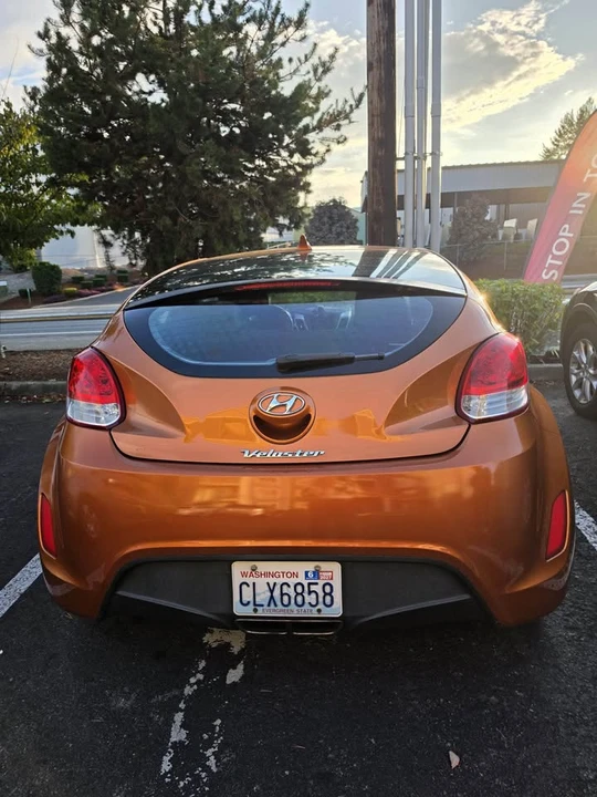2013 Hyundai Veloster - Image 5 of 11