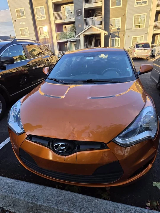 2013 Hyundai Veloster - Image 2 of 11