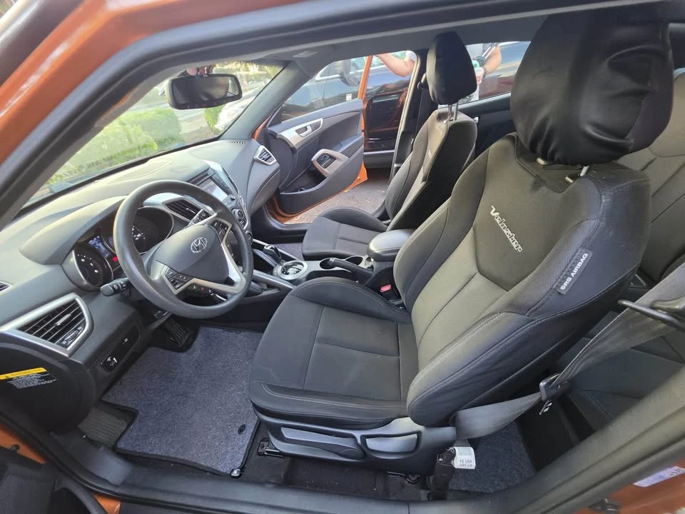 2013 Hyundai Veloster - Image 8 of 11