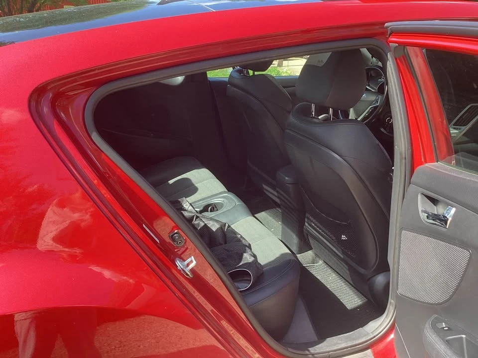 2013 Hyundai Veloster - Image 10 of 11
