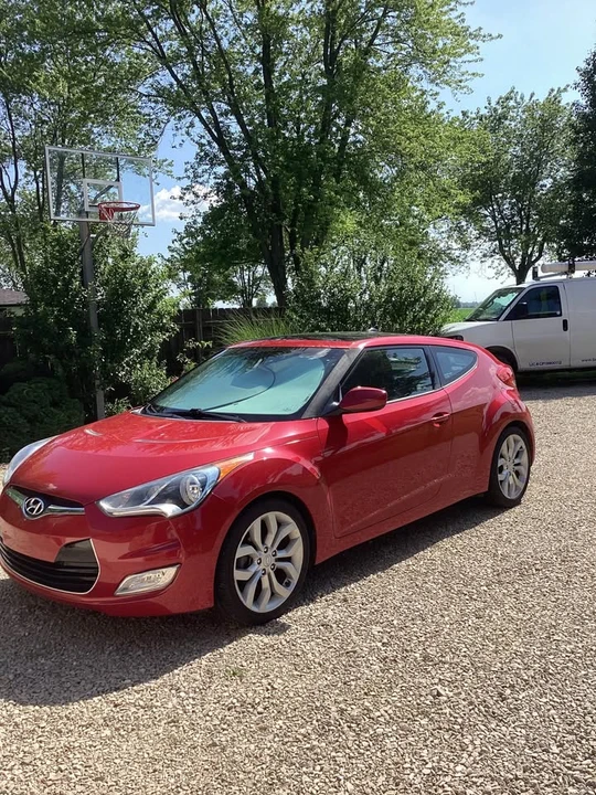 2013 Hyundai Veloster - Image 2 of 11