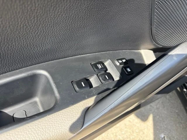2013 Hyundai Veloster - Image 16 of 20