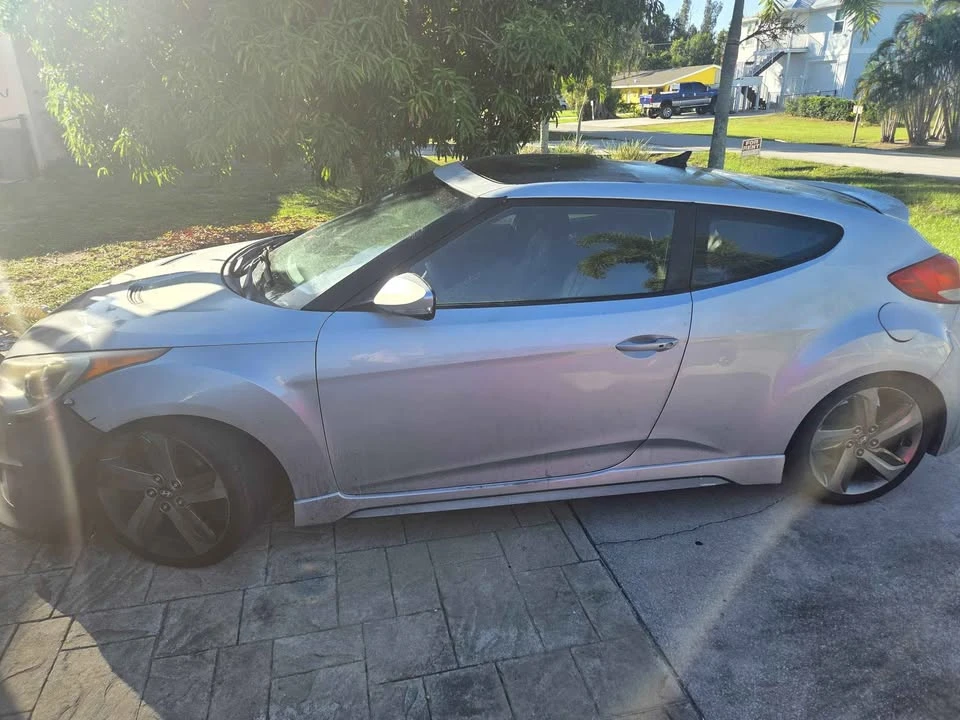2013 Hyundai Veloster - Image 2 of 5