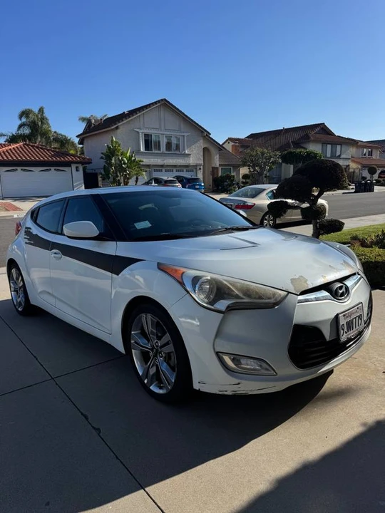 2013 Hyundai Veloster - Image 4 of 11