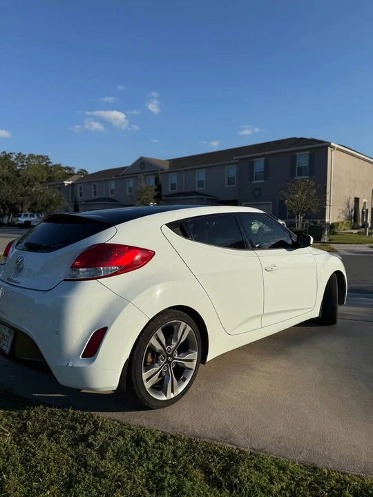 2013 Hyundai Veloster - Image 3 of 13