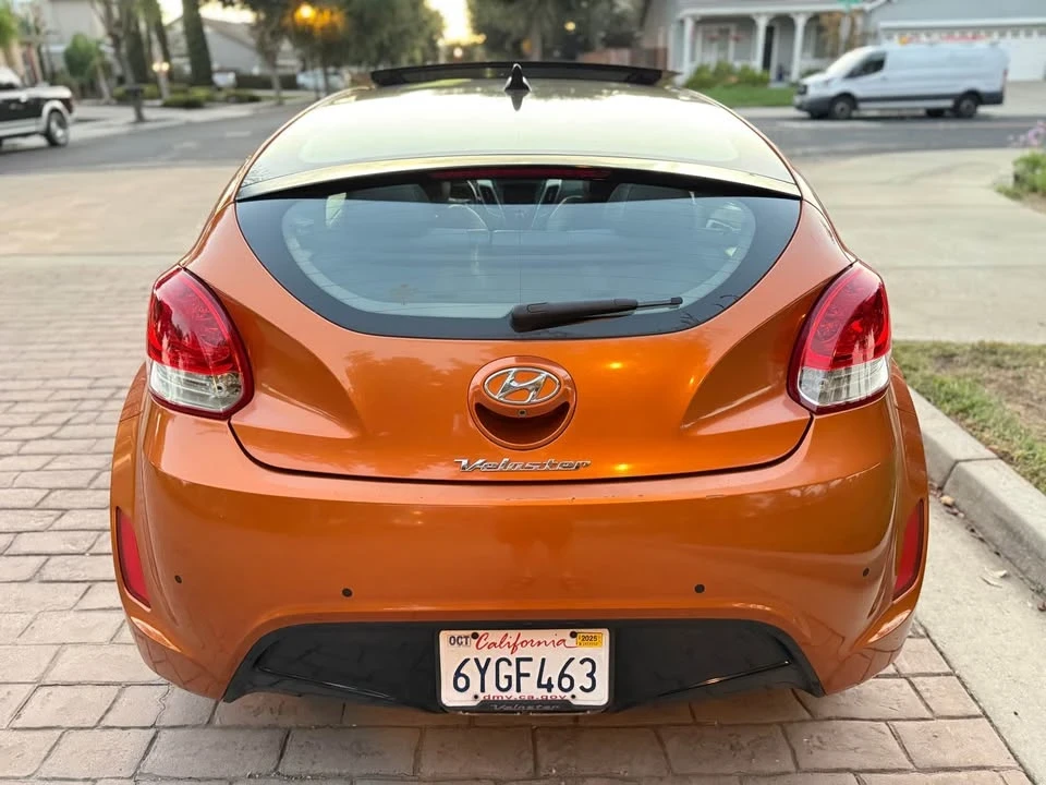 2013 Hyundai Veloster - Image 6 of 17