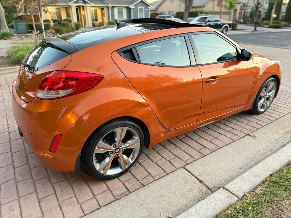 2013 Hyundai Veloster - Image 8 of 17