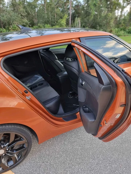 2013 Hyundai Veloster - Image 12 of 15