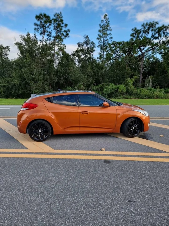 2013 Hyundai Veloster - Image 8 of 15