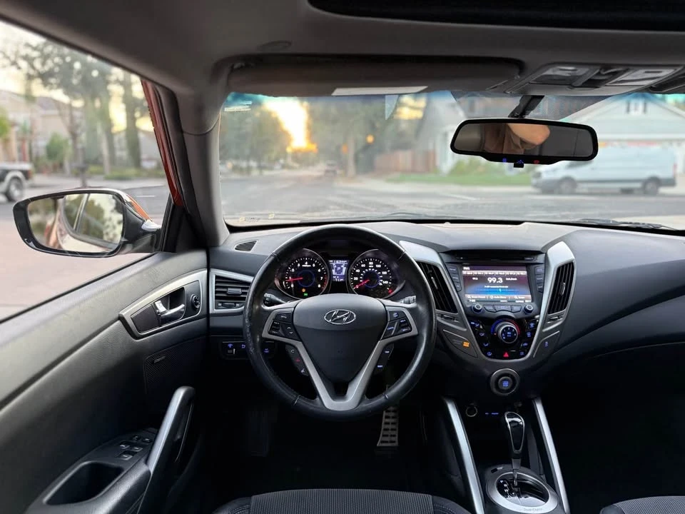 2013 Hyundai Veloster - Image 11 of 17