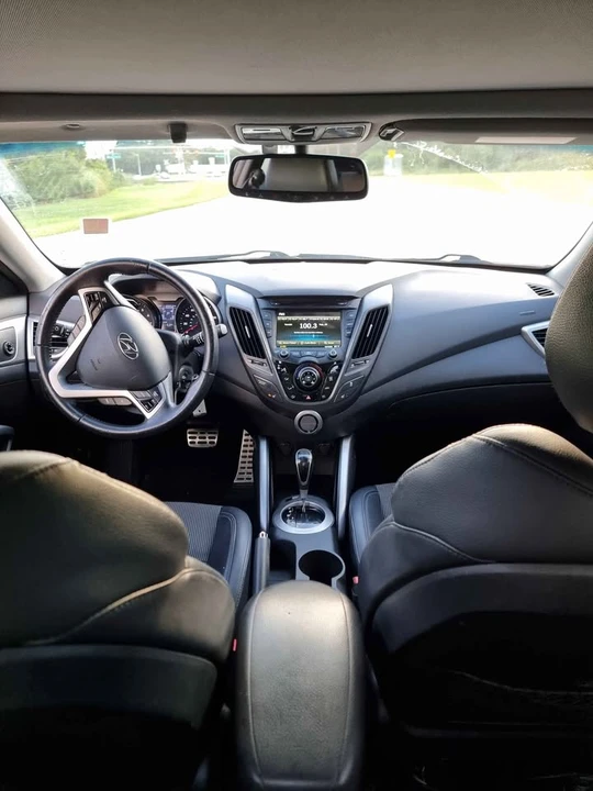 2013 Hyundai Veloster - Image 11 of 15