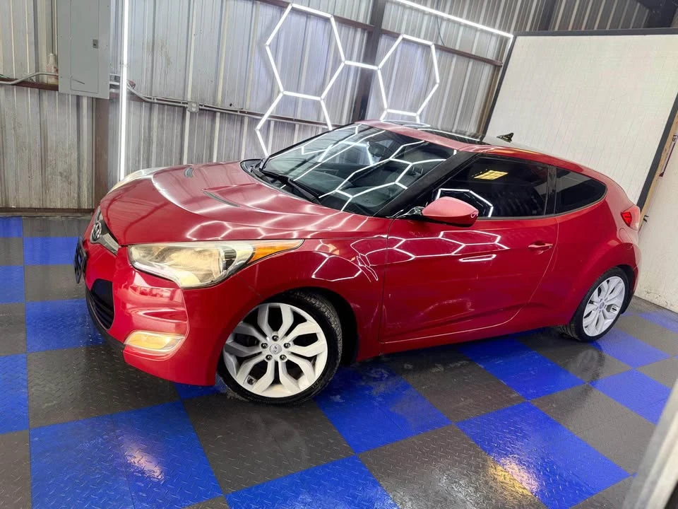 2013 Hyundai Veloster - Image 2 of 12
