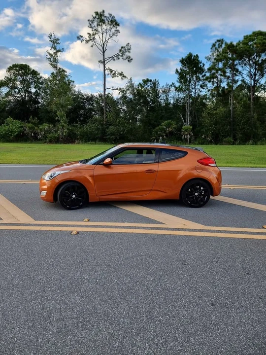 2013 Hyundai Veloster - Image 4 of 15