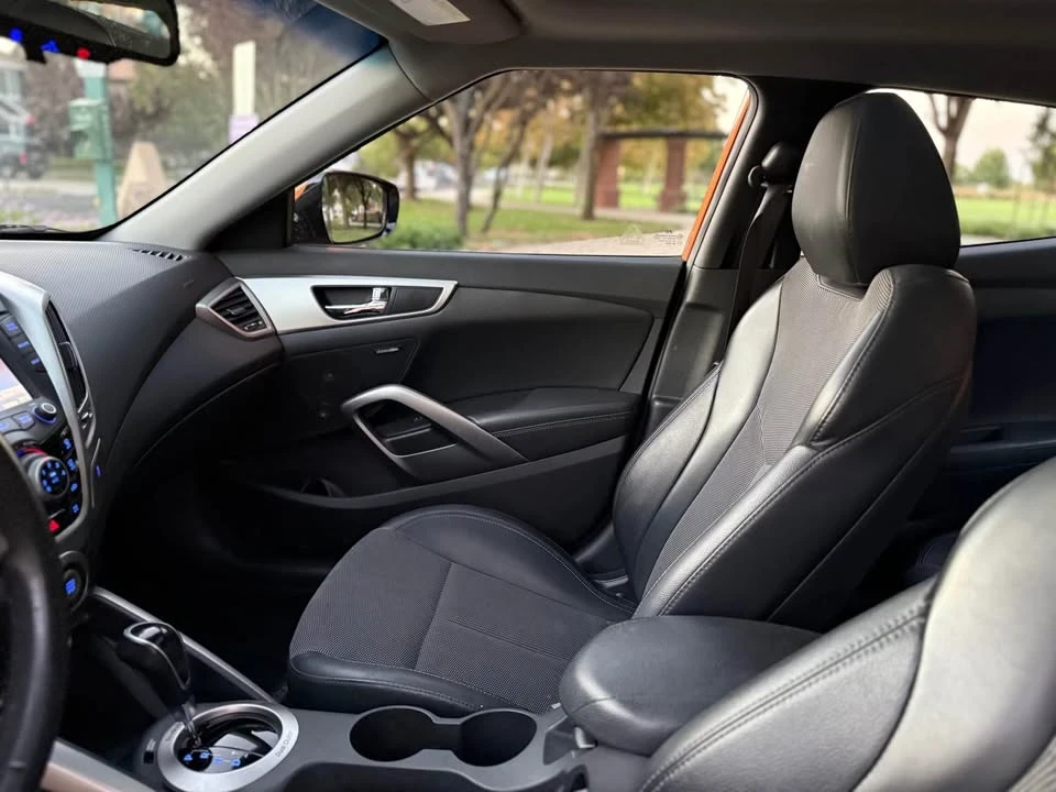 2013 Hyundai Veloster - Image 15 of 17