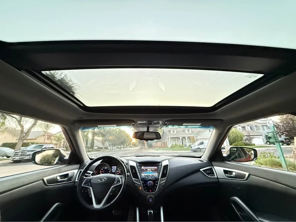 2013 Hyundai Veloster - Image 13 of 17