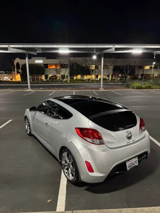 2013 Hyundai Veloster - Image 2 of 11