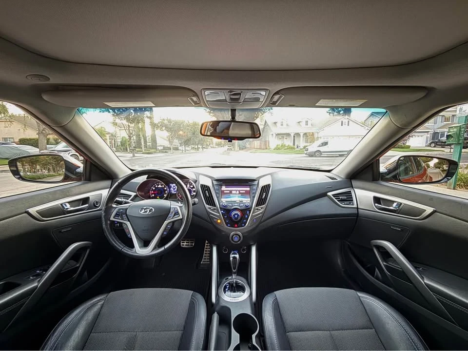 2013 Hyundai Veloster - Image 12 of 17