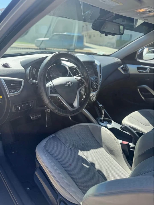 2013 Hyundai Veloster - Image 10 of 11