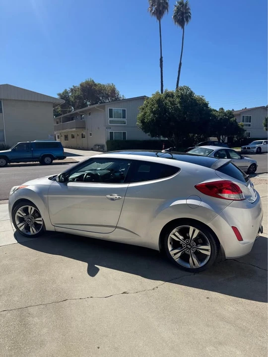 2013 Hyundai Veloster - Image 5 of 11