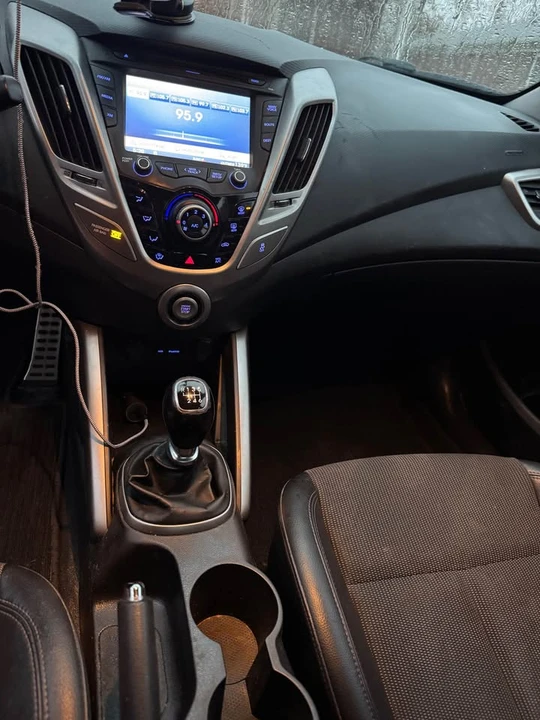 2013 Hyundai Veloster - Image 7 of 11