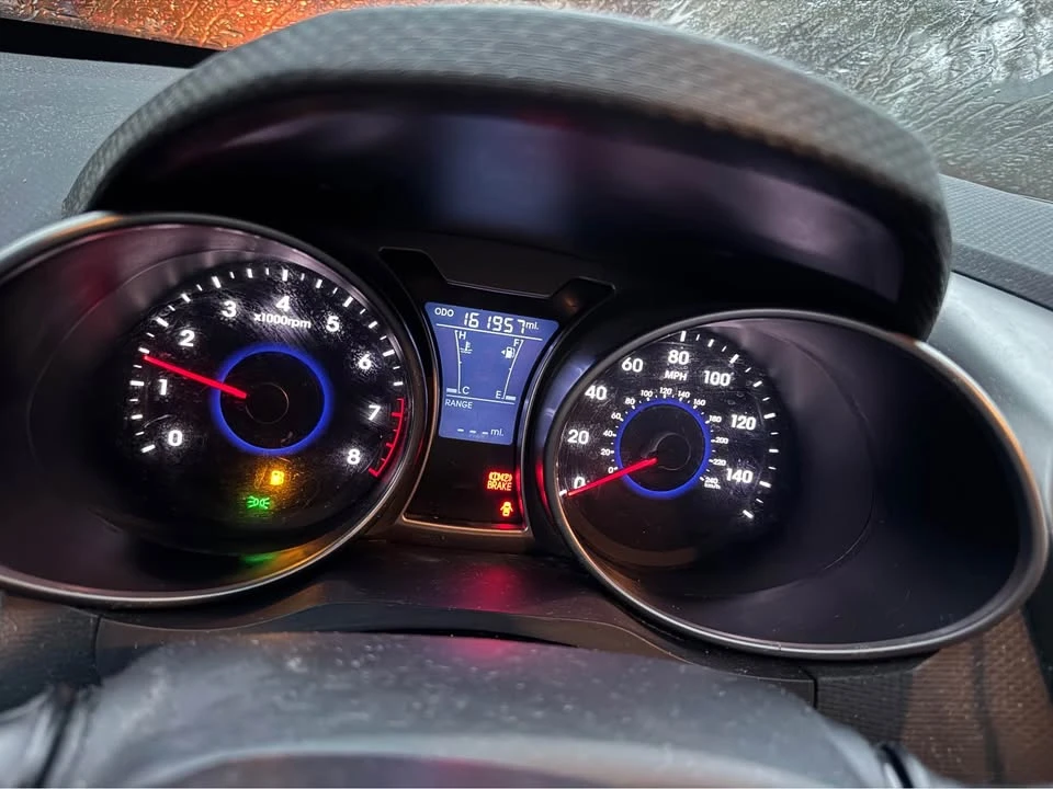 2013 Hyundai Veloster - Image 2 of 11