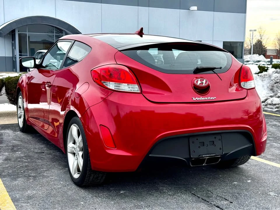 2013 Hyundai Veloster - Image 10 of 20