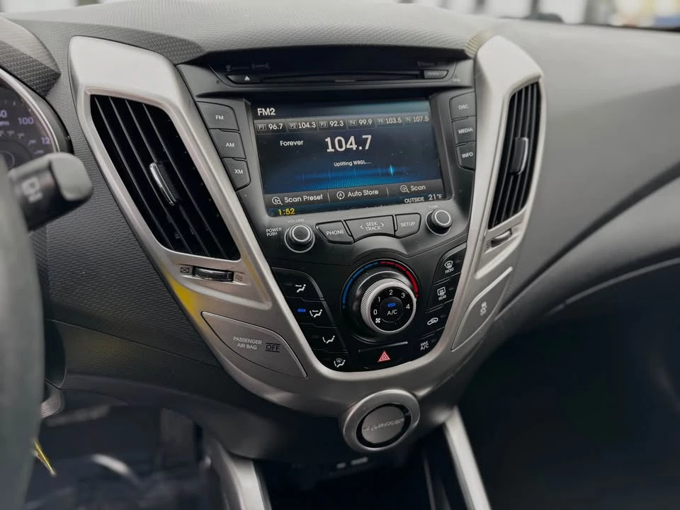 2013 Hyundai Veloster - Image 15 of 20
