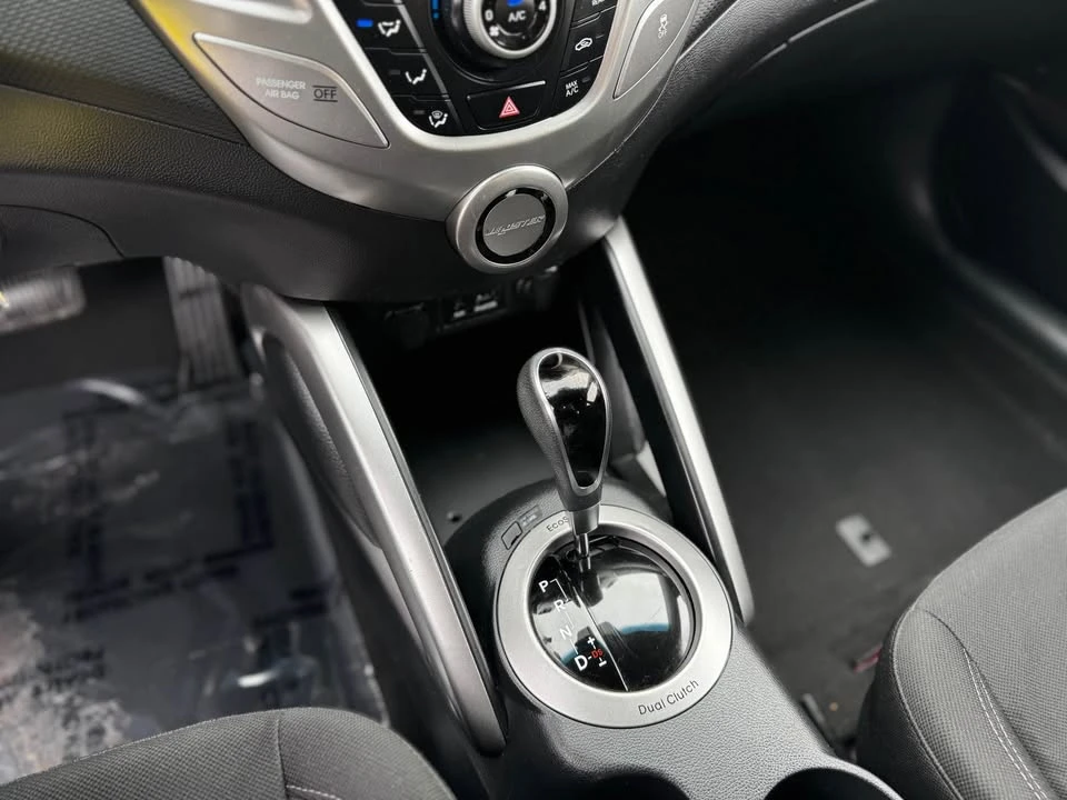 2013 Hyundai Veloster - Image 16 of 20