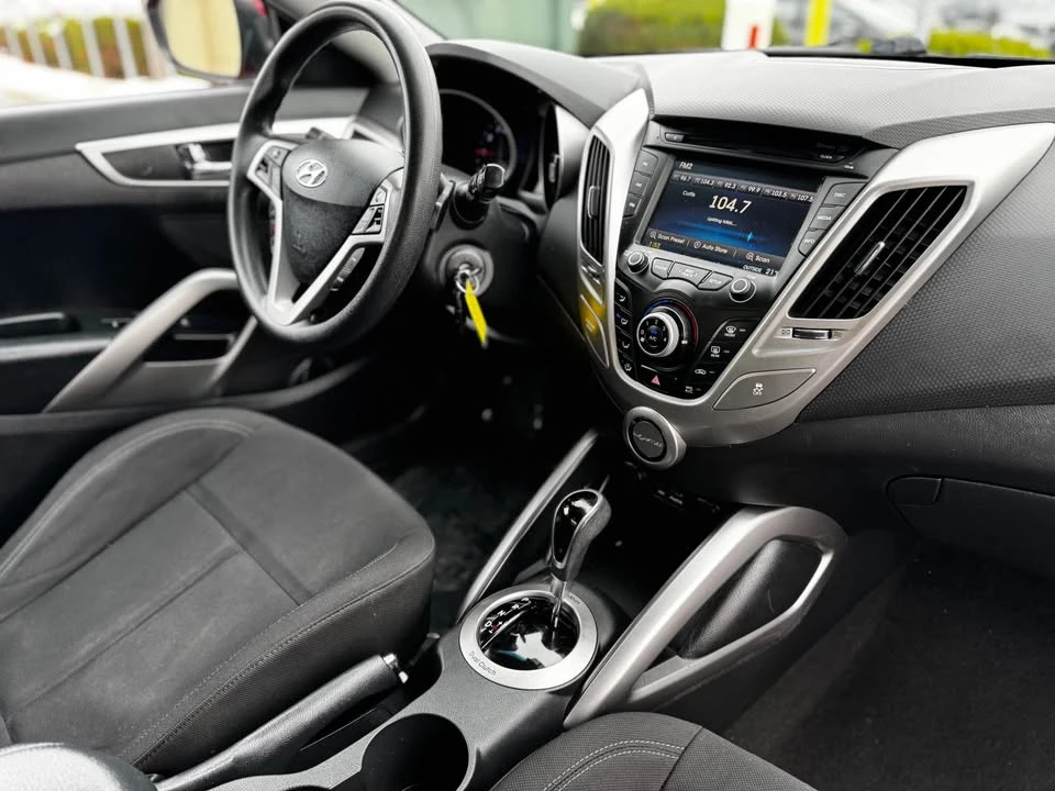 2013 Hyundai Veloster - Image 17 of 20