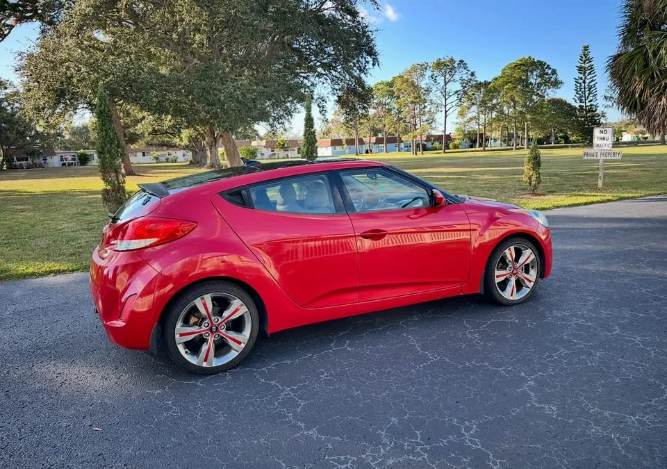 2013 Hyundai Veloster - Image 3 of 5