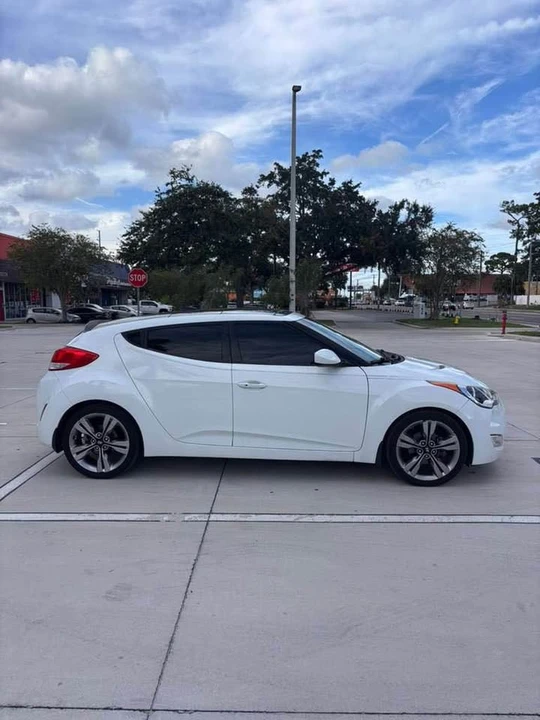 2013 Hyundai Veloster - Image 4 of 14