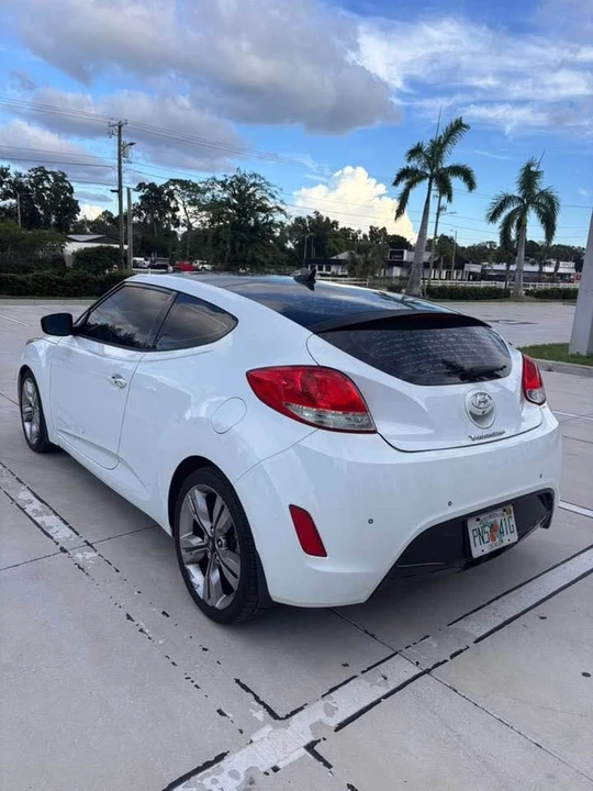 2013 Hyundai Veloster - Image 9 of 14