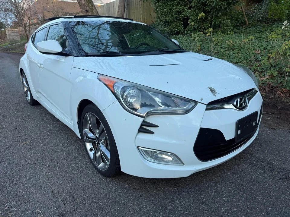 2013 Hyundai Veloster - Image 2 of 14