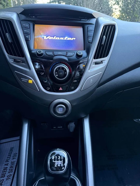 2013 Hyundai Veloster - Image 8 of 14