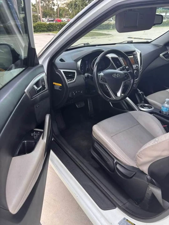 2013 Hyundai Veloster - Image 11 of 14