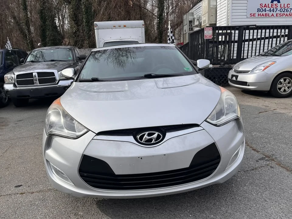 2013 Hyundai Veloster - Image 2 of 20