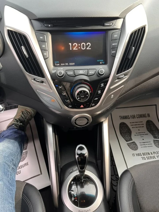 2013 Hyundai Veloster - Image 8 of 20