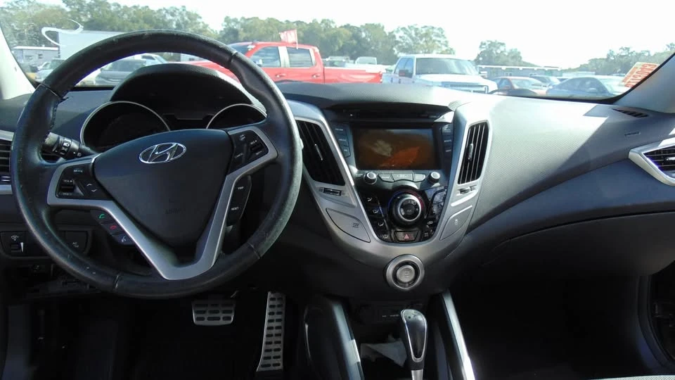 2013 Hyundai Veloster - Image 4 of 12