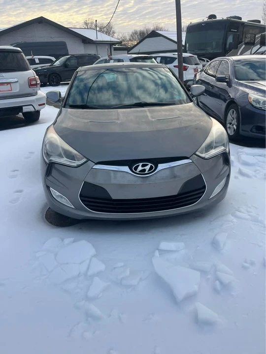 2013 Hyundai Veloster - Image 2 of 6