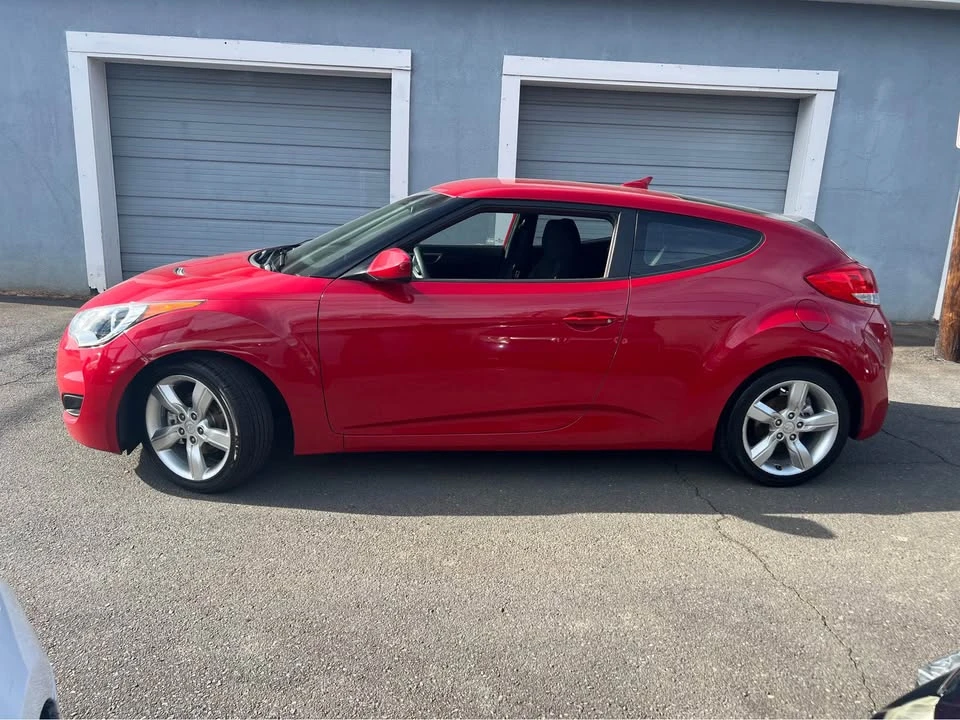 2013 Hyundai Veloster - Image 3 of 9