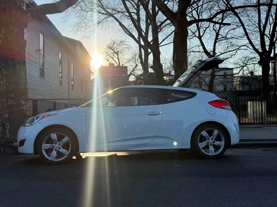 2013 Hyundai Veloster - Image 10 of 11