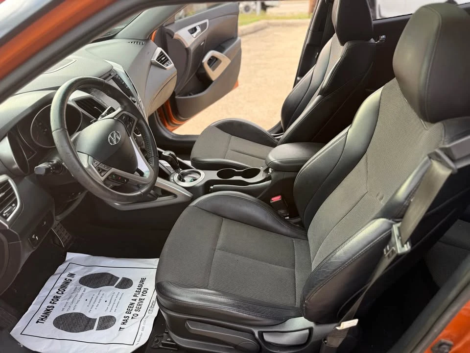 2013 Hyundai Veloster - Image 10 of 17