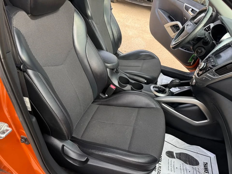 2013 Hyundai Veloster - Image 16 of 17